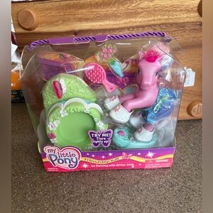 My Little Pony Friendship Ball Ice Dancing with Glitter Glide Set